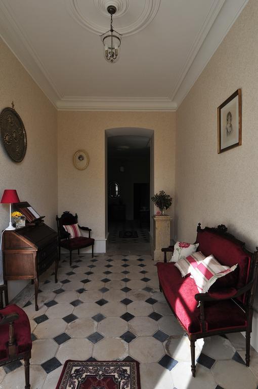 Bed and Breakfast La Demeure D'Aglae Villeneuve-sur-Allier Экстерьер фото