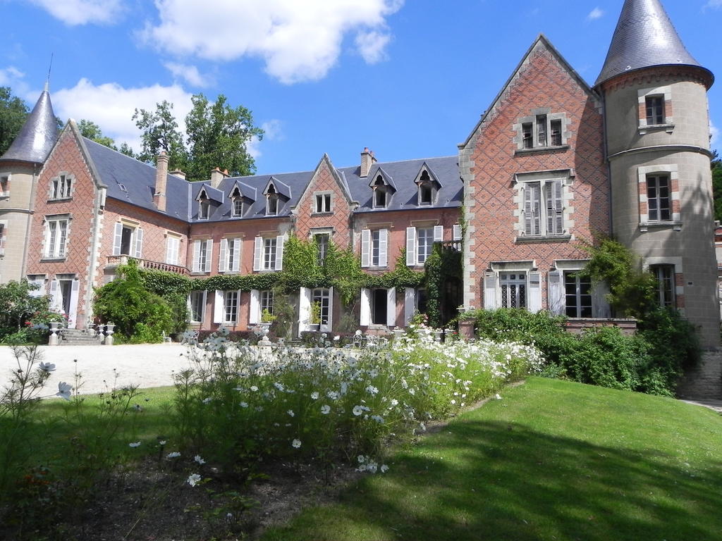 Bed and Breakfast La Demeure D'Aglae Villeneuve-sur-Allier Экстерьер фото