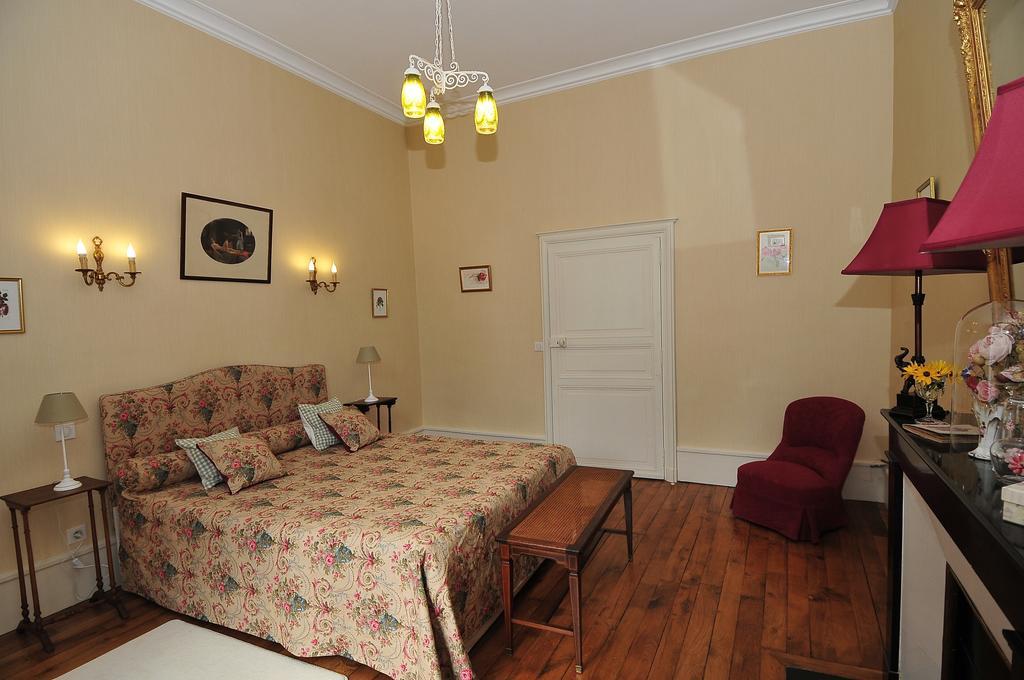 Bed and Breakfast La Demeure D'Aglae Villeneuve-sur-Allier Номер фото