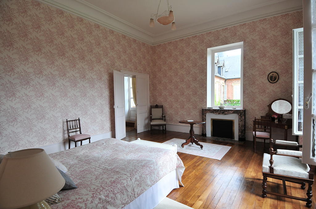 Bed and Breakfast La Demeure D'Aglae Villeneuve-sur-Allier Номер фото