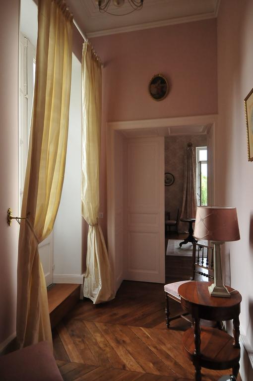 Bed and Breakfast La Demeure D'Aglae Villeneuve-sur-Allier Экстерьер фото