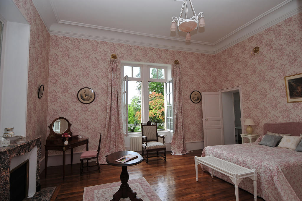 Bed and Breakfast La Demeure D'Aglae Villeneuve-sur-Allier Экстерьер фото